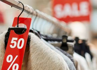 Îmbrăcămintea personalizată versus mass market