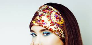 Eșarfa în păr și cum o purtăm anul acesta. Inspiră-te din galerie